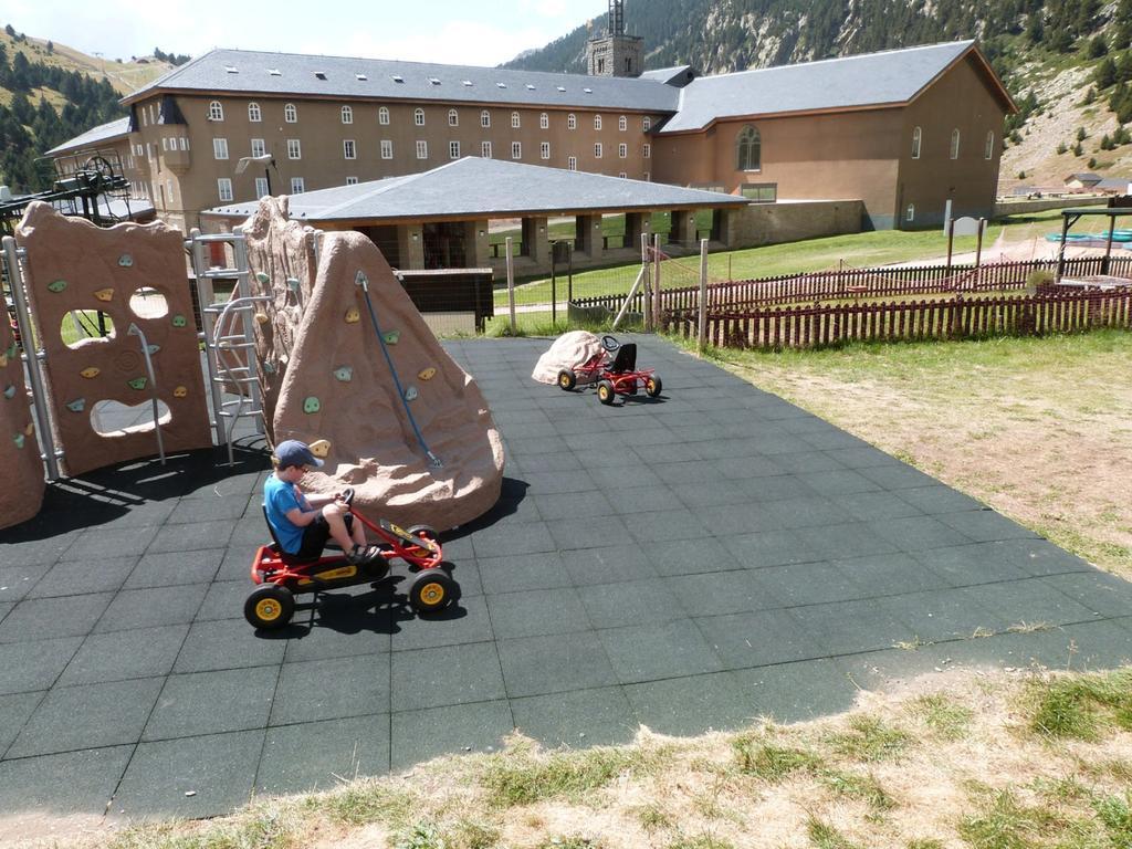 Apartaments Vall De Nuria Керальбс Екстер'єр фото